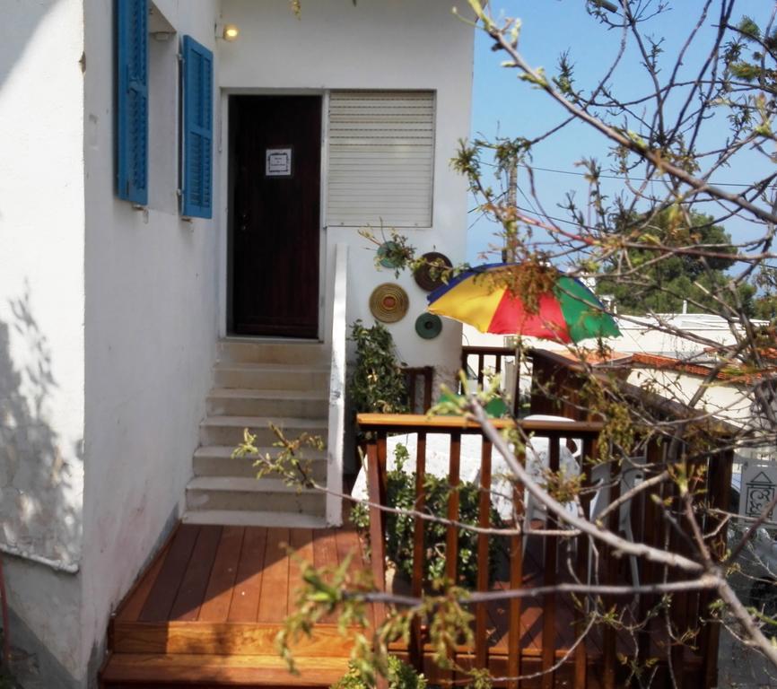 The Artist'S House Overlooking The Bay Of Haifa Kültér fotó